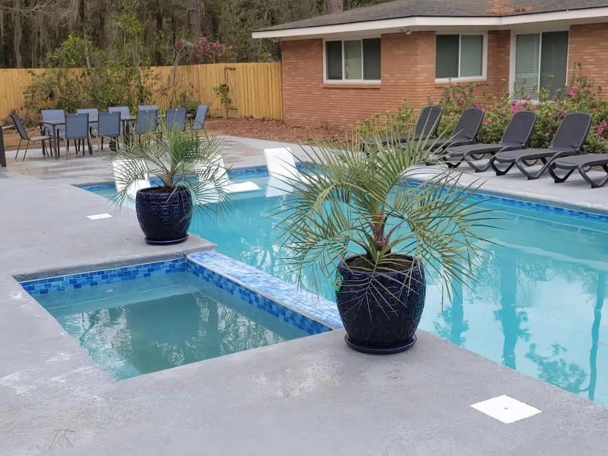 Spacious Retreat With Pool - 15 Min To Downtown Savannah Holiday home