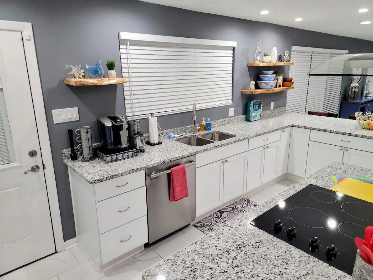 Holiday home Spacious Retreat With Pool - 15 Min To Downtown Savannah United States